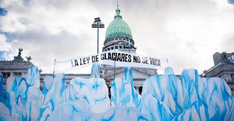 Los peligros de la ley que modifica la protección de los glaciares para favorecer la mineria