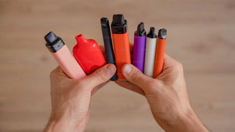 Científicos desarman el mito del vapeo seguro
