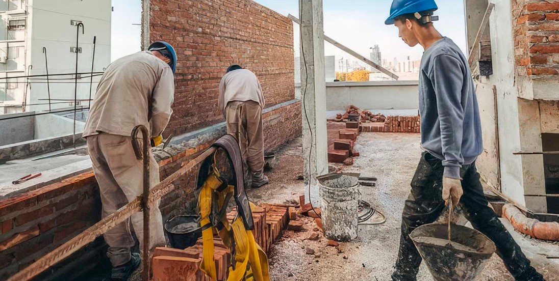 Un informe asegura que el empleo en el sector privado lleva 14 meses de consecutivos en caída